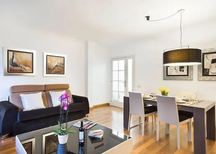 The Collection - And Elegant 4 Bedroom By Placa Catalunya *